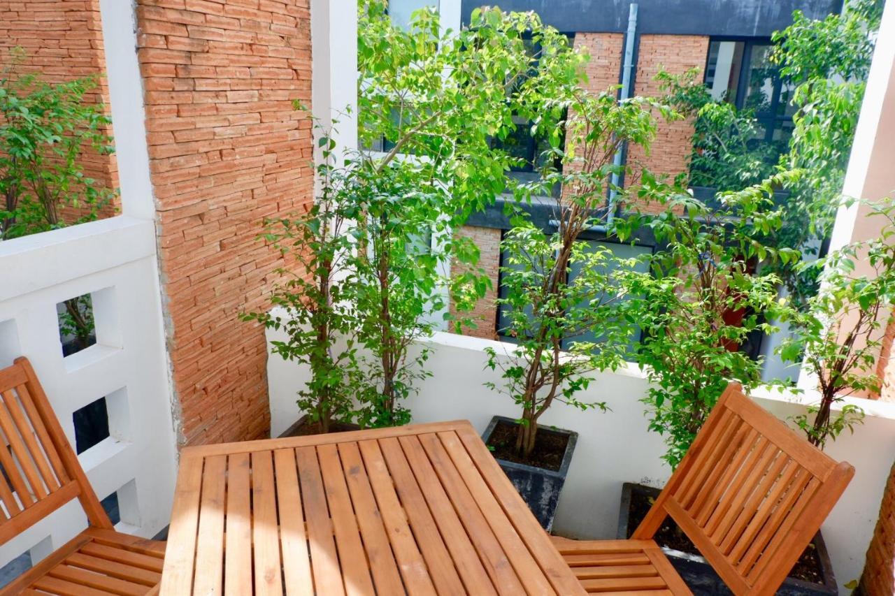 1004 Boutique Hotel Сиемрип Экстерьер фото